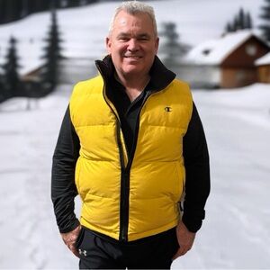 Vintage 1990s Champion yellow/black Puffer vest with down feathers Size XL